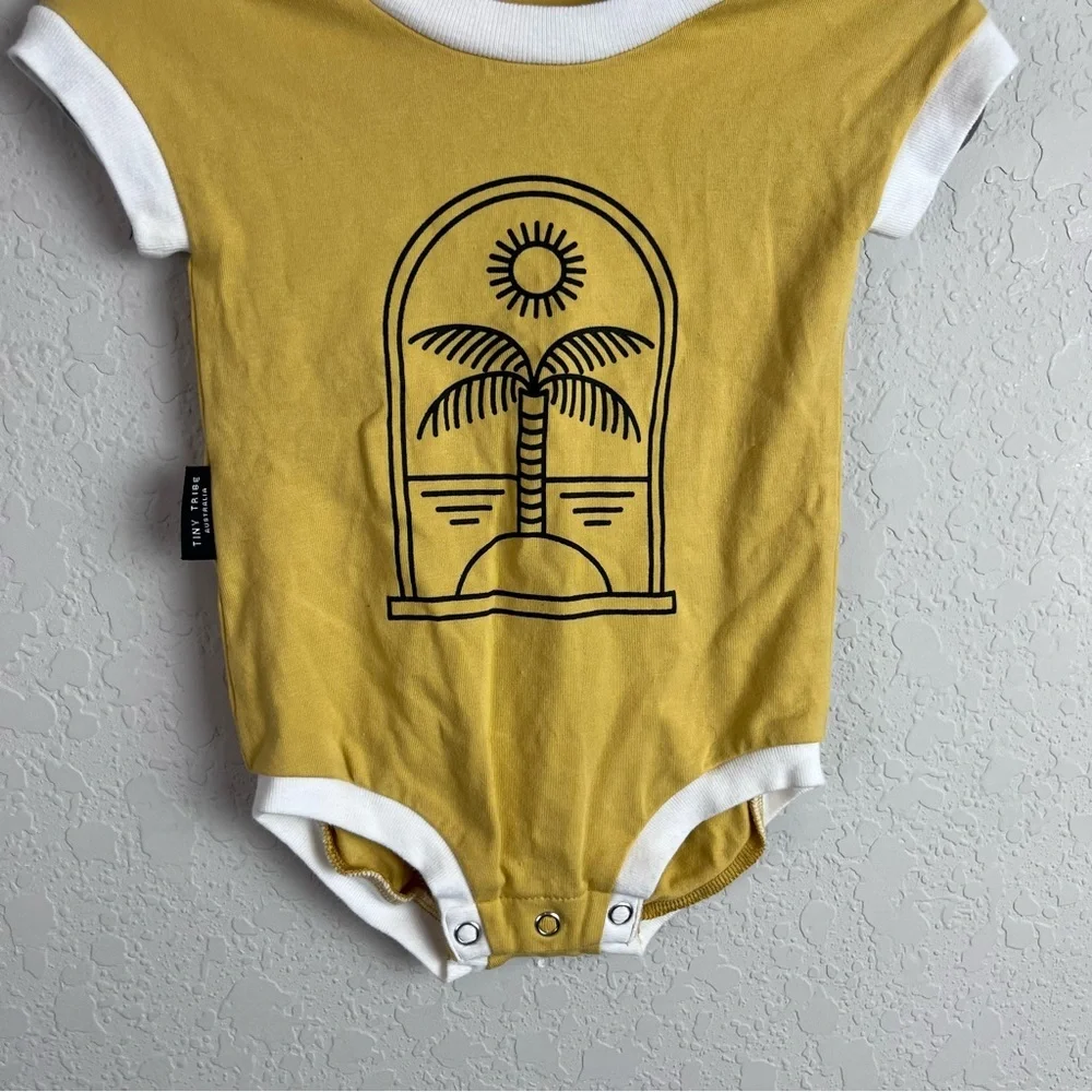 Tiny Tribe Australia Body Suit Tee Baby 3-6 Months M Yellow White Palm Tree Snap